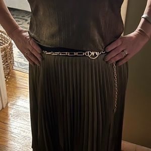 Fancy skirt ens shirt gold .. contable end elegant